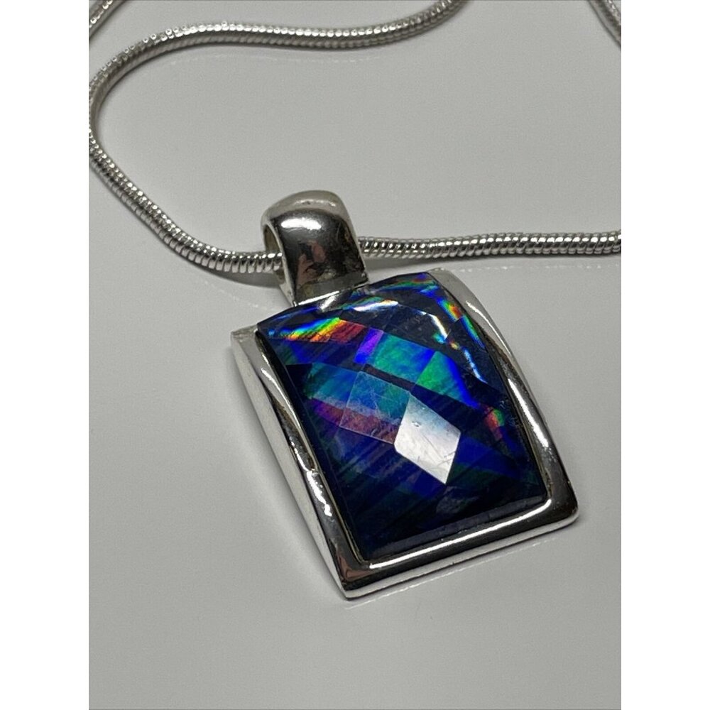 Modern Multi Color Pendant Necklace Flashing Blues Adjustable Silver Tone Foiled